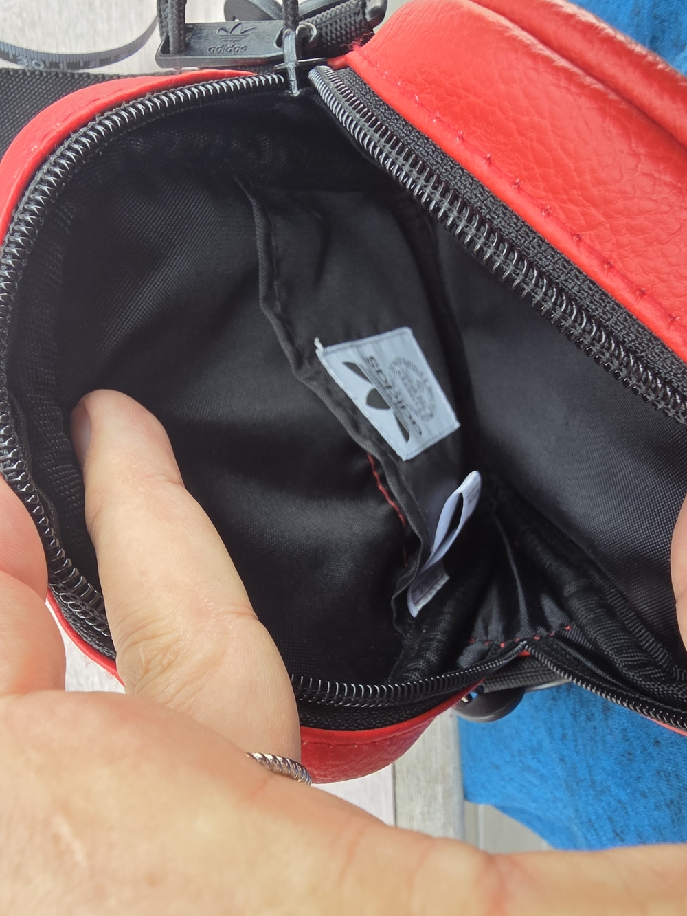 Adidas Red Crossbody Pouch Trefoil Logo (Unisex) - Picture 3 of 6